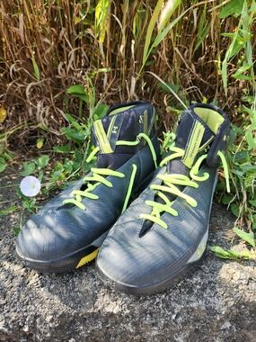 Under Armour Black & Neon Yellow High-Top Athletic Shoes